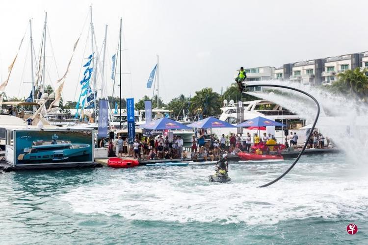 新加坡游艇展上展出最新的水上运动设备.(主办方提供)