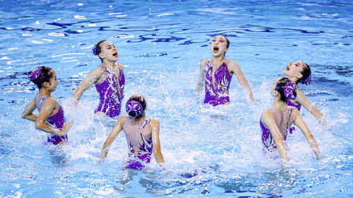 多图 水上芭蕾 舞动羊城 省运会花样游泳项目开赛